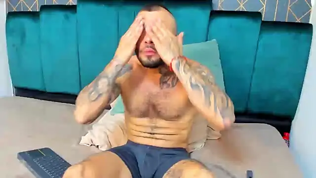 lucky smith1 online show from December 16, 2025, 5:40 pm