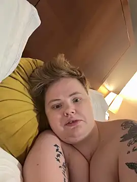 kimberlyAnnwilber96 online show from December 2, 2025, 9:54 pm