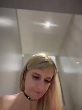 Snapshot of Betsy chatting on December 28, 2024, 3:26 pm Betsy online show from December 28, 2024, 3:26 pm