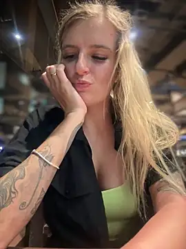 Snapshot of Betsy chatting on January 15, 2025, 12:25 pm Betsy online show from January 15, 2025, 12:25 pm