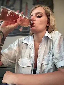 Snapshot of Betsy chatting on January 20, 2025, 11:24 am Betsy online show from January 20, 2025, 11:24 am