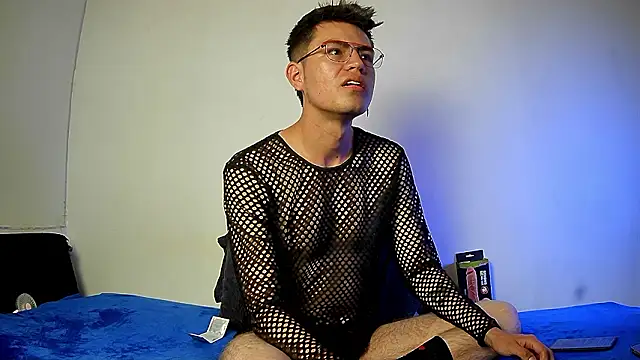 nicolatinboy online show from February 7, 2026, 9:18 pm