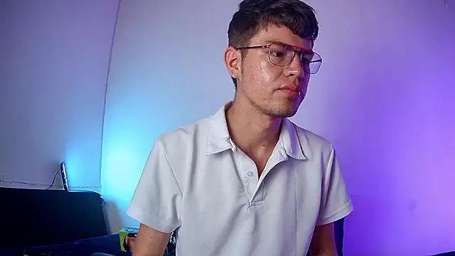 nicolatinboy online show from February 23, 2026, 9:23 pm