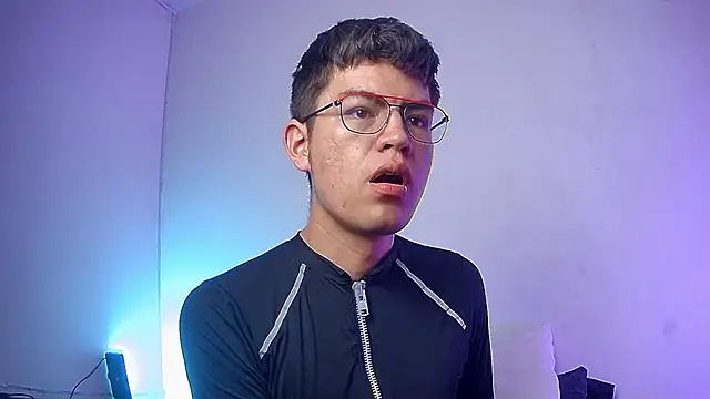 nicolatinboy online show from February 27, 2026, 9:04 pm