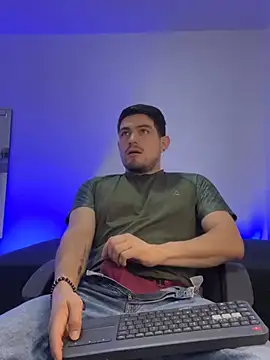 williamsmiiths16 online show from April 19, 2026, 1:54 pm