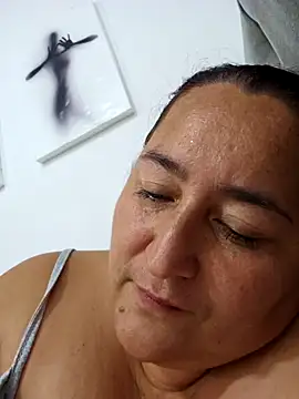 VioletBruces online show from April 12, 2026, 10:04 pm