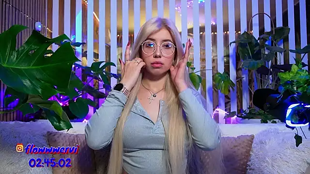 FlowweerGirl online show from February 9, 2026, 8:13 pm