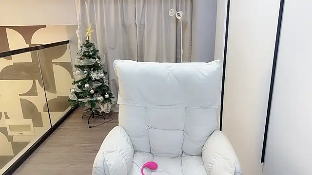 Star-XinX online show from April 11, 2026, 2:54 pm