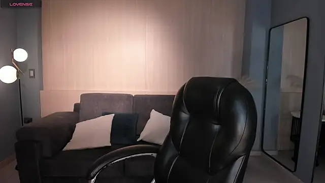 MadisonKane online show from April 20, 2026, 11:13 am