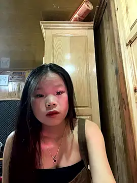 Heni-a online show from December 4, 2025, 2:21 am