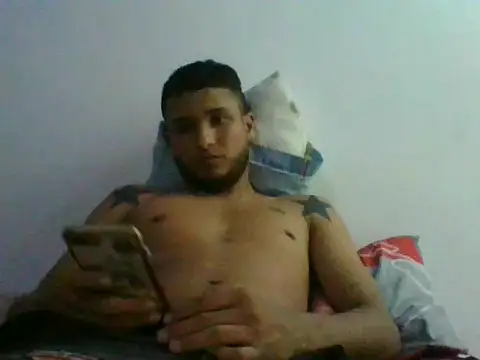 modeloxtz online show from December 22, 2025, 4:09 am