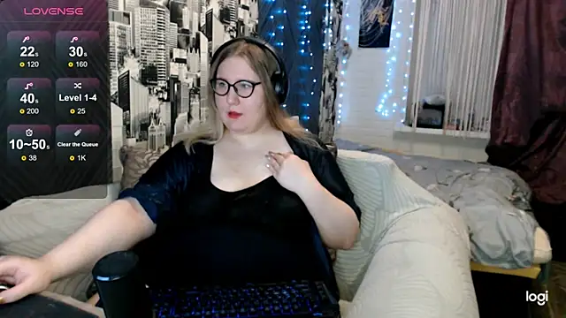 SecretGodnes online show from December 22, 2025, 2:03 pm