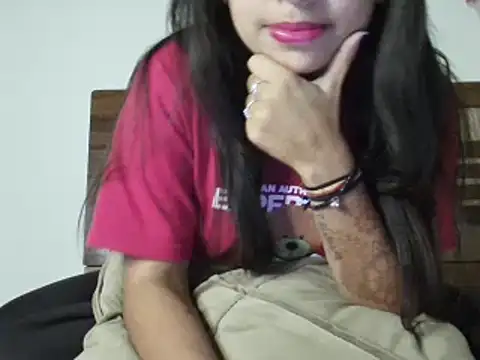 Snapshot of priya_008 chatting on December 4, 2025, 4:05 pm priya 008 online show from December 4, 2025, 4:05 pm