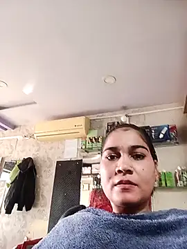 Snapshot of 00PUJA chatting on December 4, 2025, 8:45 am 00PUJA online show from December 4, 2025, 8:45 am