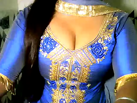 Hotty Suzuka online show from June 7, 2026, 2:59 am