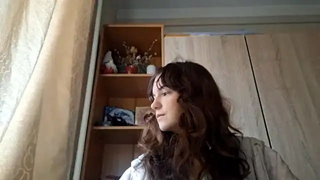 KellyKelik online show from January 13, 2026, 8:08 am