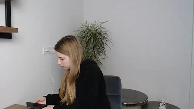 SweetBellaa  online show from December 17, 2025, 11:38 am