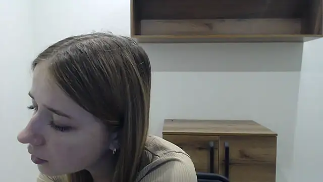 SweetBellaa  online show from January 11, 2026, 1:27 pm