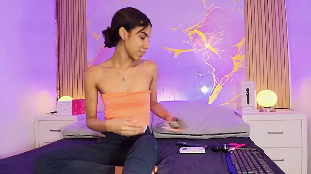 BellaHarpeer online show from February 1, 2026, 2:59 pm