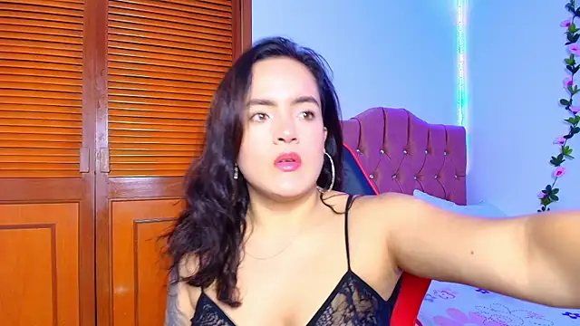 Snapshot of sara_santana__ chatting on December 17, 2025, 11:33 pm sara santana online show from December 17, 2025, 11:33 pm