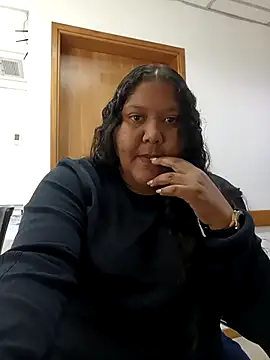 Snapshot of VaneandRossy chatting on May 3, 2026, 2:12 pm VaneandRossy online show from May 3, 2026, 2:12 pm