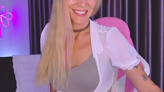 Snapshot of betty_xoxoo chatting on June 28, 2026, 9:37 am betty xoxoo online show from June 28, 2026, 9:37 am
