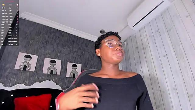 teylor lovee online show from March 25, 2026, 8:04 pm