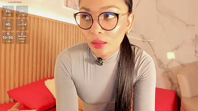 Mia mystic  online show from January 5, 2026, 5:27 pm