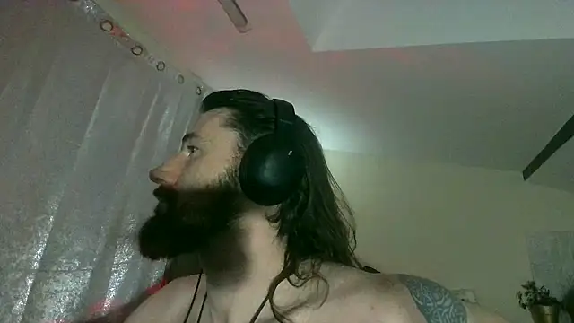 slavinicum online show from December 3, 2025, 9:57 pm