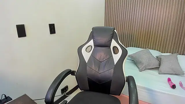 Snapshot of madison_saenzz chatting on February 11, 2026, 7:41 pm madison saenzz online show from February 11, 2026, 7:41 pm