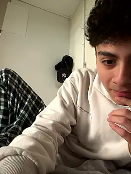 hungspanishtwink online show from January 7, 2026, 11:56 am