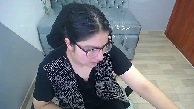 Snapshot of eva_smit_t chatting on February 4, 2026, 2:06 am eva smit t online show from February 4, 2026, 2:06 am