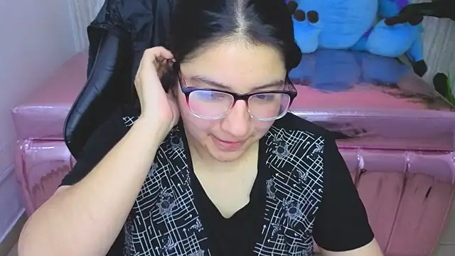 Snapshot of eva_smit_t chatting on February 10, 2026, 3:32 am eva smit t online show from February 10, 2026, 3:32 am