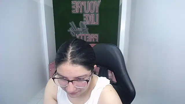 Snapshot of eva_smit_t chatting on February 14, 2026, 8:05 pm eva smit t online show from February 14, 2026, 8:05 pm