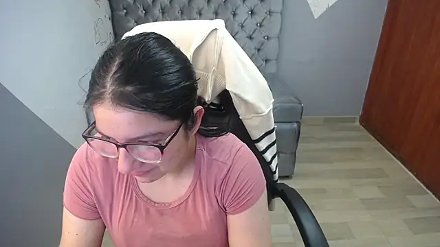 Snapshot of eva_smit_t chatting on February 21, 2026, 2:23 am eva smit t online show from February 21, 2026, 2:23 am