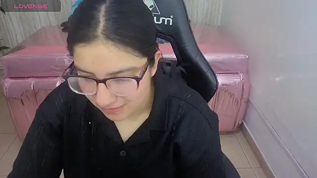 Snapshot of eva_smit_t chatting on February 24, 2026, 2:42 am eva smit t online show from February 24, 2026, 2:42 am