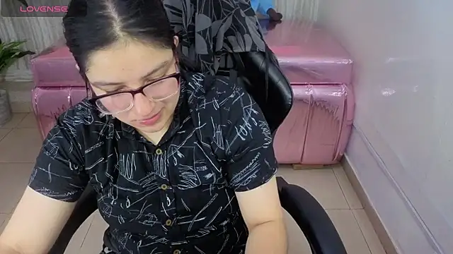 Snapshot of eva_smit_t chatting on March 3, 2026, 2:28 am eva smit t online show from March 3, 2026, 2:28 am