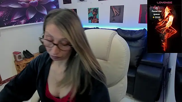 Scarlett 079 online show from February 5, 2026, 12:10 pm