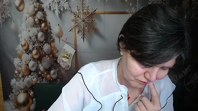 LunaDobra online show from December 21, 2025, 6:15 pm