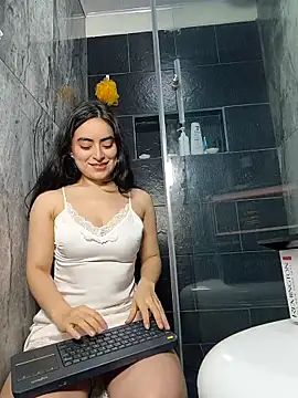 saasha Petit online show from March 6, 2026, 11:17 am