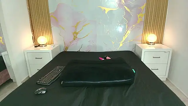 AprillRoss online show from March 12, 2026, 12:33 pm