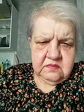 HapinessLovee online show from April 17, 2026, 6:38 am