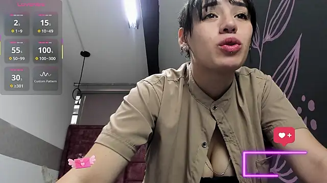 Kiara Fox   online show from February 11, 2026, 8:14 pm