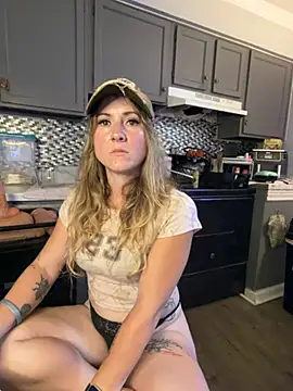 Snapshot of alluringpixie chatting on July 16, 2026, 2:23 pm alluringpixie online show from July 16, 2026, 2:23 pm