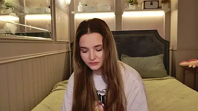 Lina Sinerz online show from March 6, 2026, 8:38 pm