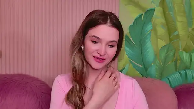 Lina Sinerz online show from May 23, 2026, 3:56 am