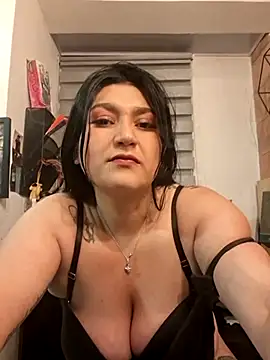 Magenta Moon online show from March 1, 2026, 4:58 am