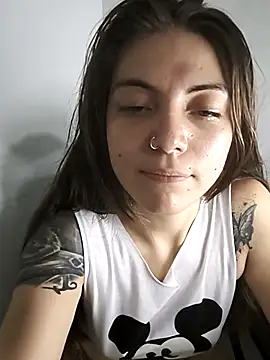 Ceciihot online show from January 15, 2026, 1:32 am