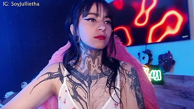 Julls420  online show from February 24, 2026, 5:27 am