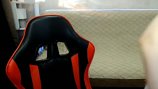 MiaBun1 online show from January 13, 2026, 3:23 am